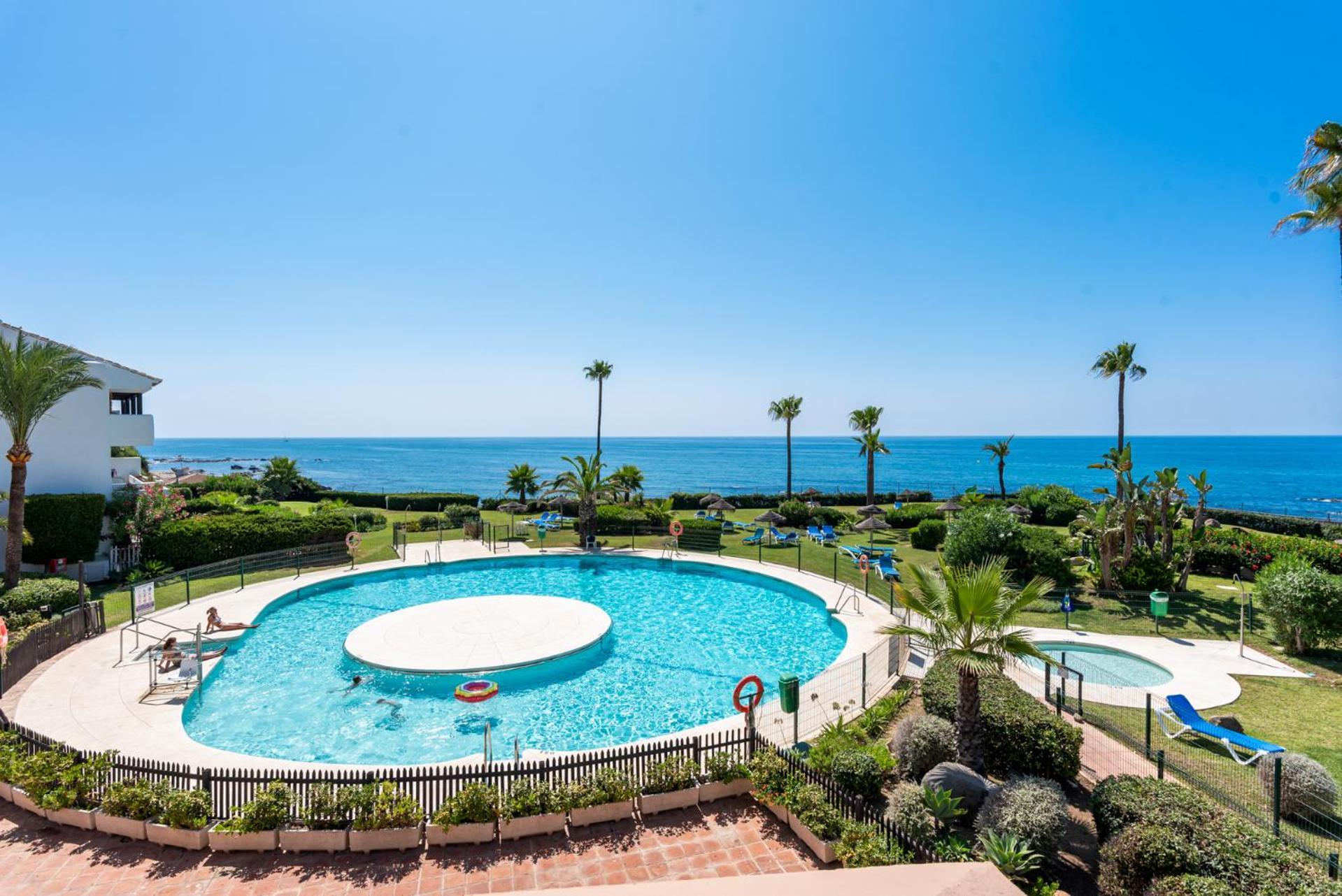 Miraflores Apartments By The Beach Costa Del Sol Sitio de Calahonda Exterior photo