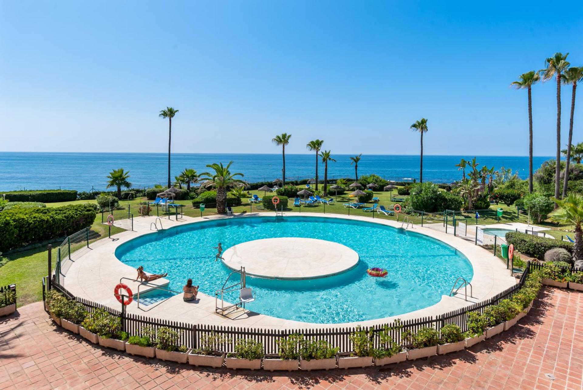 Miraflores Apartments By The Beach Costa Del Sol Sitio de Calahonda Exterior photo