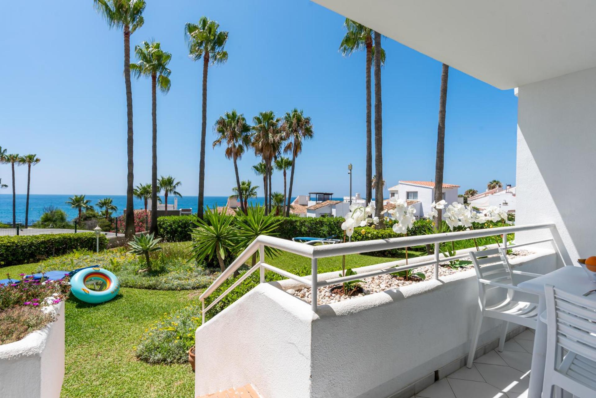 Miraflores Apartments By The Beach Costa Del Sol Sitio de Calahonda Exterior photo